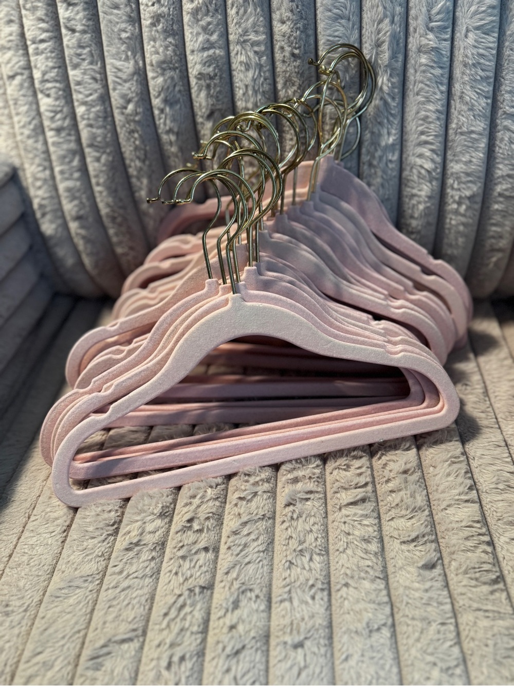 25 girly pink hangers